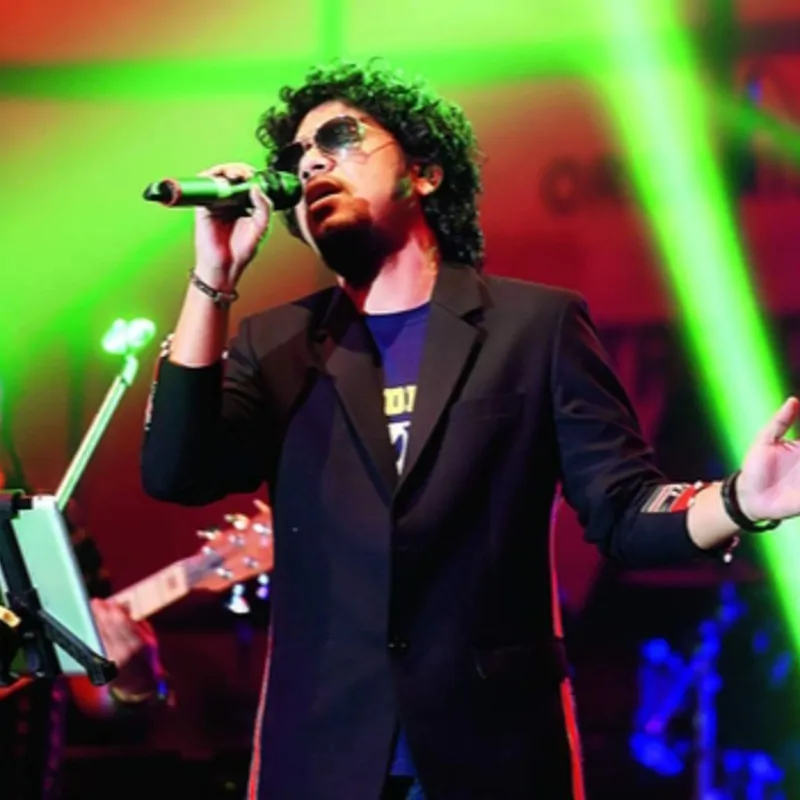 Live Singing Performance – 1 Hour